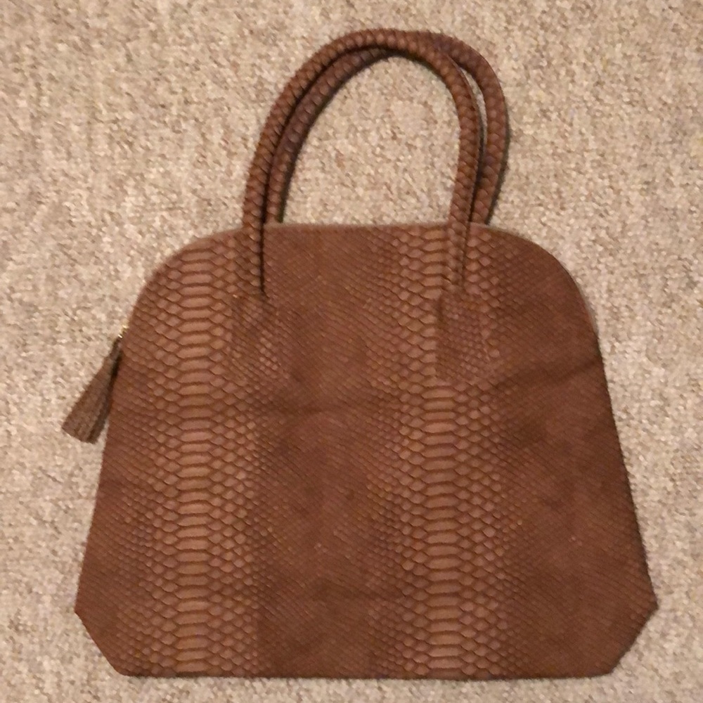 Never use tote bag.